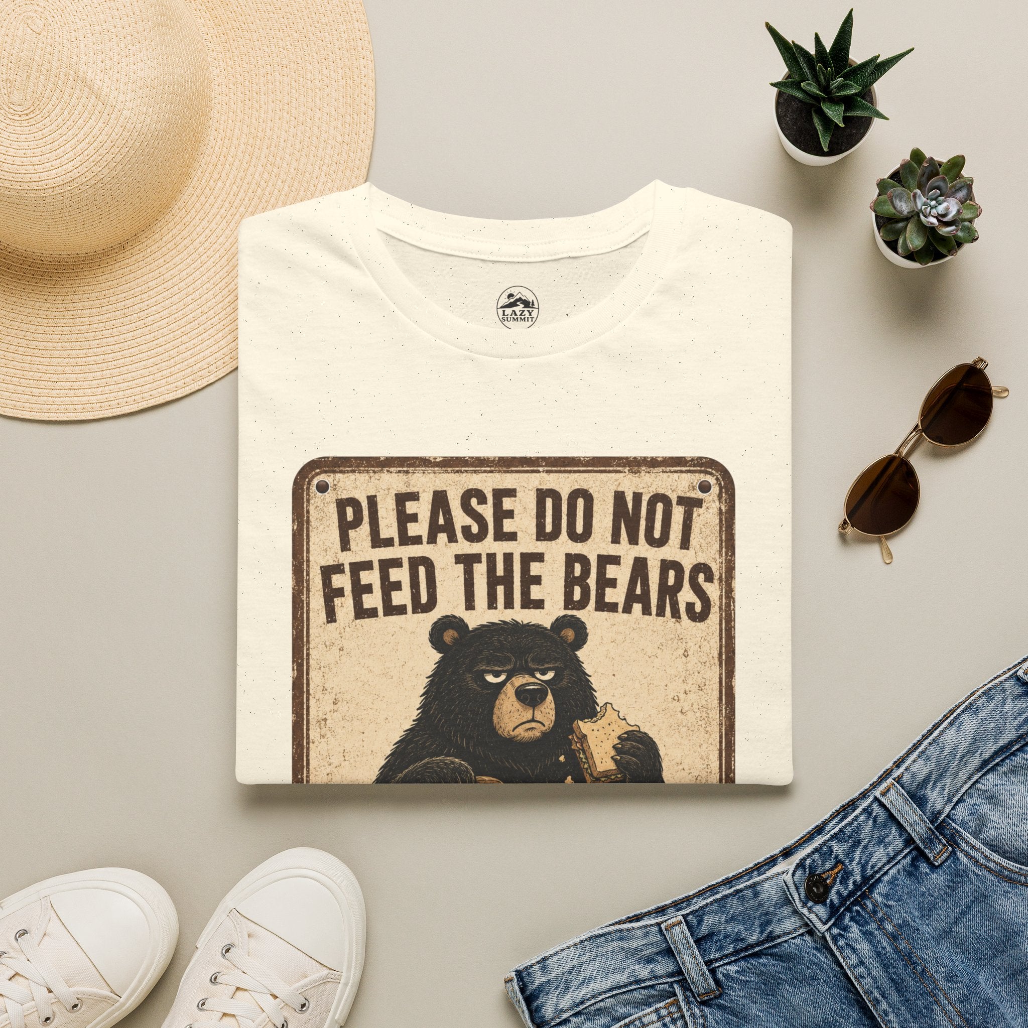 Please Don't Feed the Bears - T-Shirt