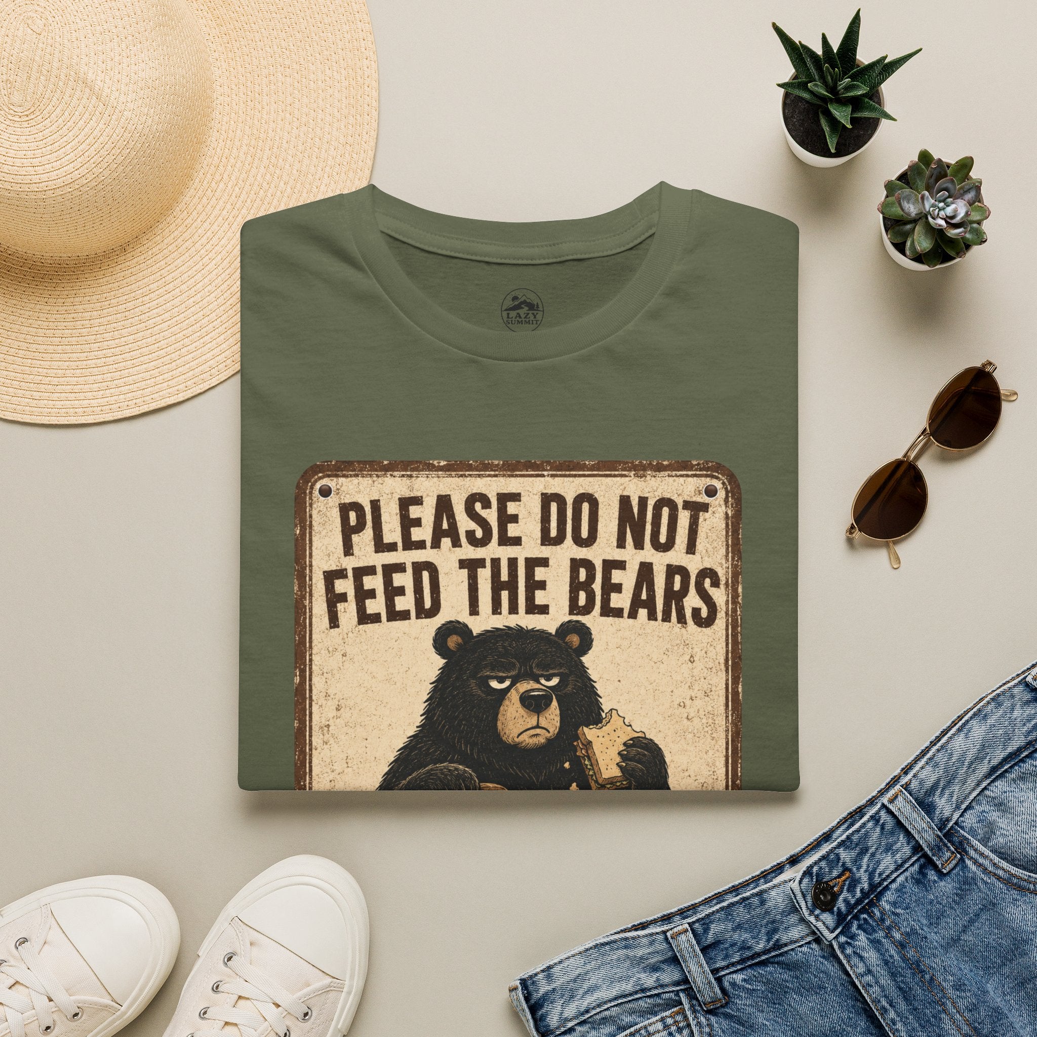 Please Don't Feed the Bears - T-Shirt